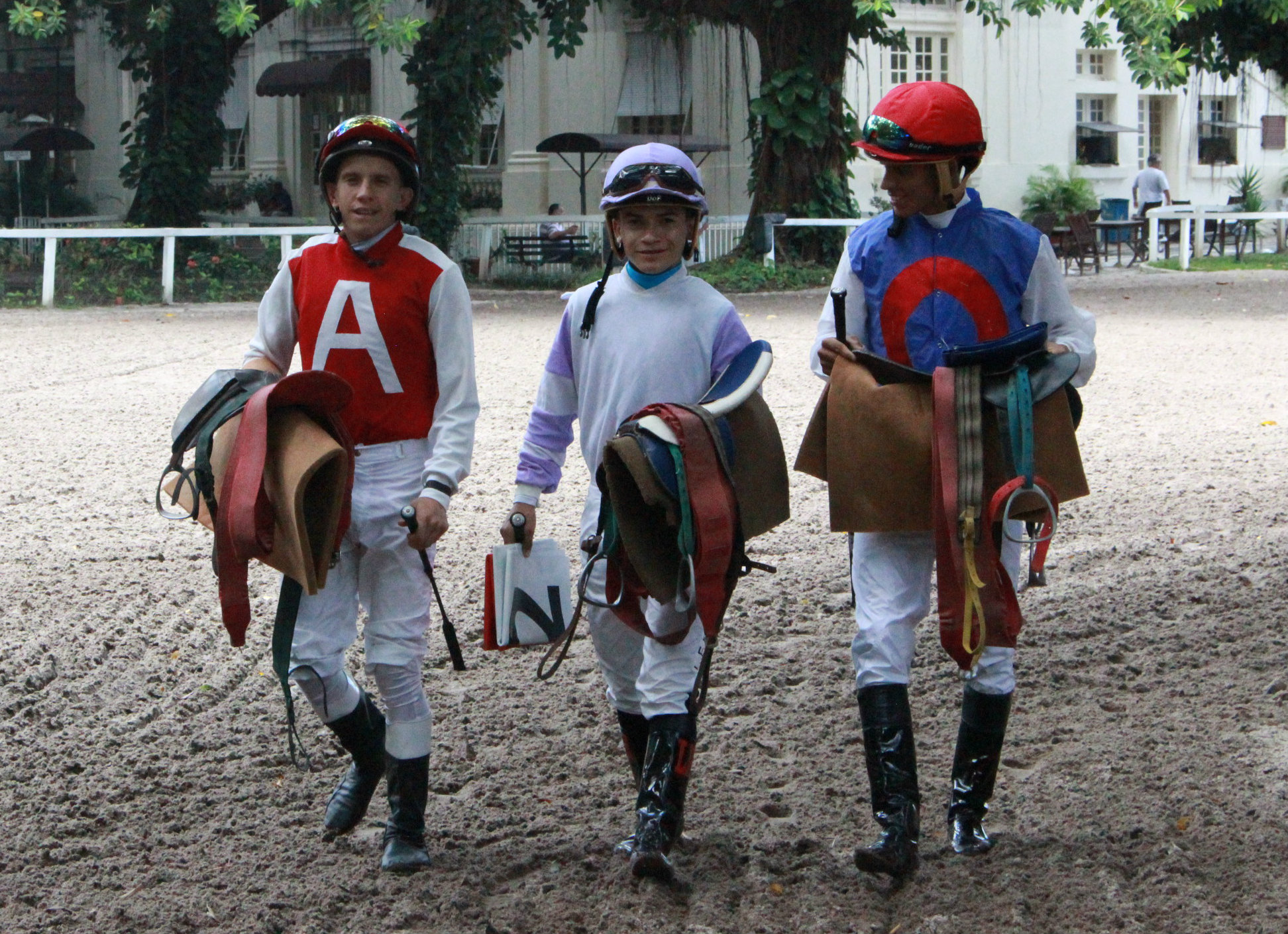 ALUNOS INDO PARA O P_REO TESTE