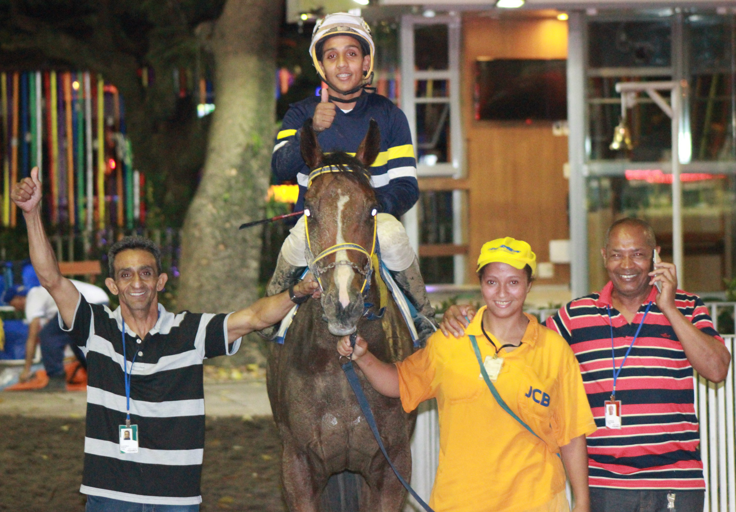 B.QUEIROZ E AMIGOS
