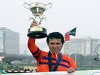 Edwin Talaverano vence Campeonato Internacional de Jóqueis no Peru