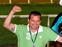 Julio Cezar Sampaio brilha com cinco triunfos
