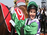 Michelle Payne, a 1ª mulher a vencer a Melbourne Cup (G1)