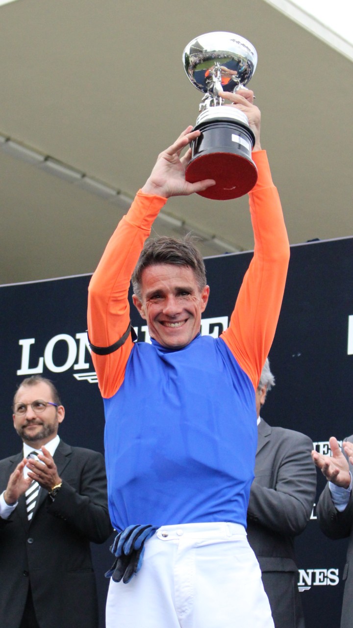 Título, lágrimas e emoção: Após conquistar o Longines GP Latinoamericano (GI), Ricardinho se emociona ao lembrar do pai