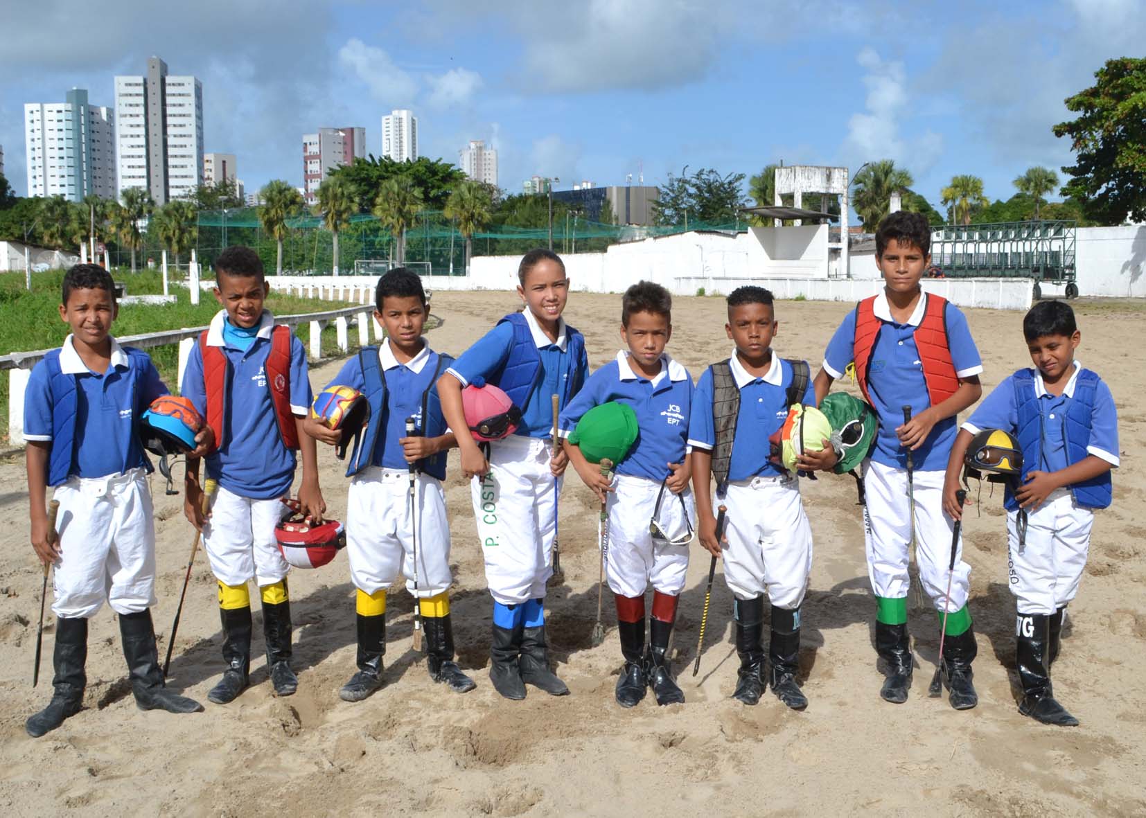 Jockey Club de Pernambuco emite nota de agradecimento ao JCB por doação