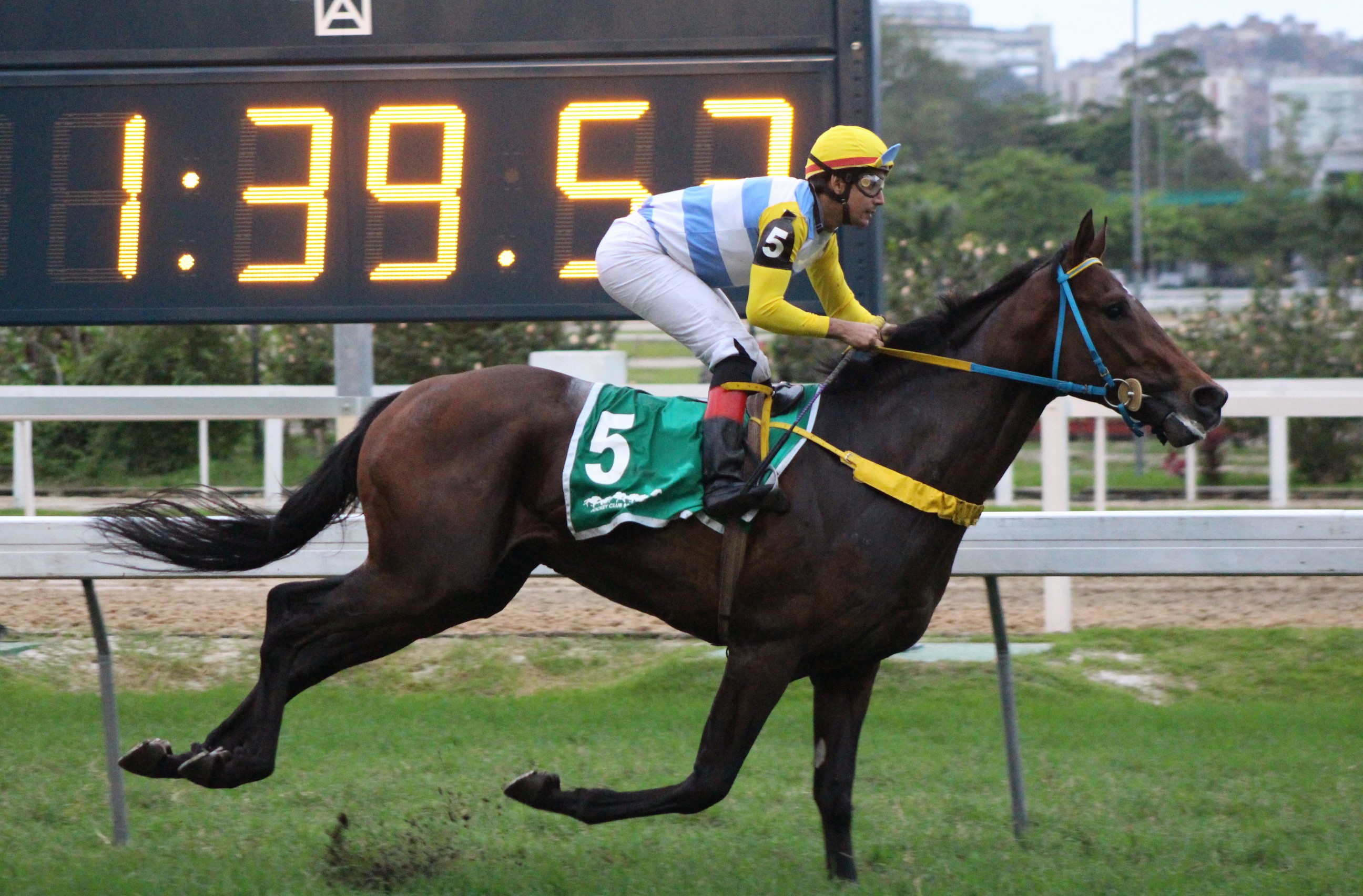 Voador Magee vence com autoridade o Clássico Ernani de Freitas (L.)