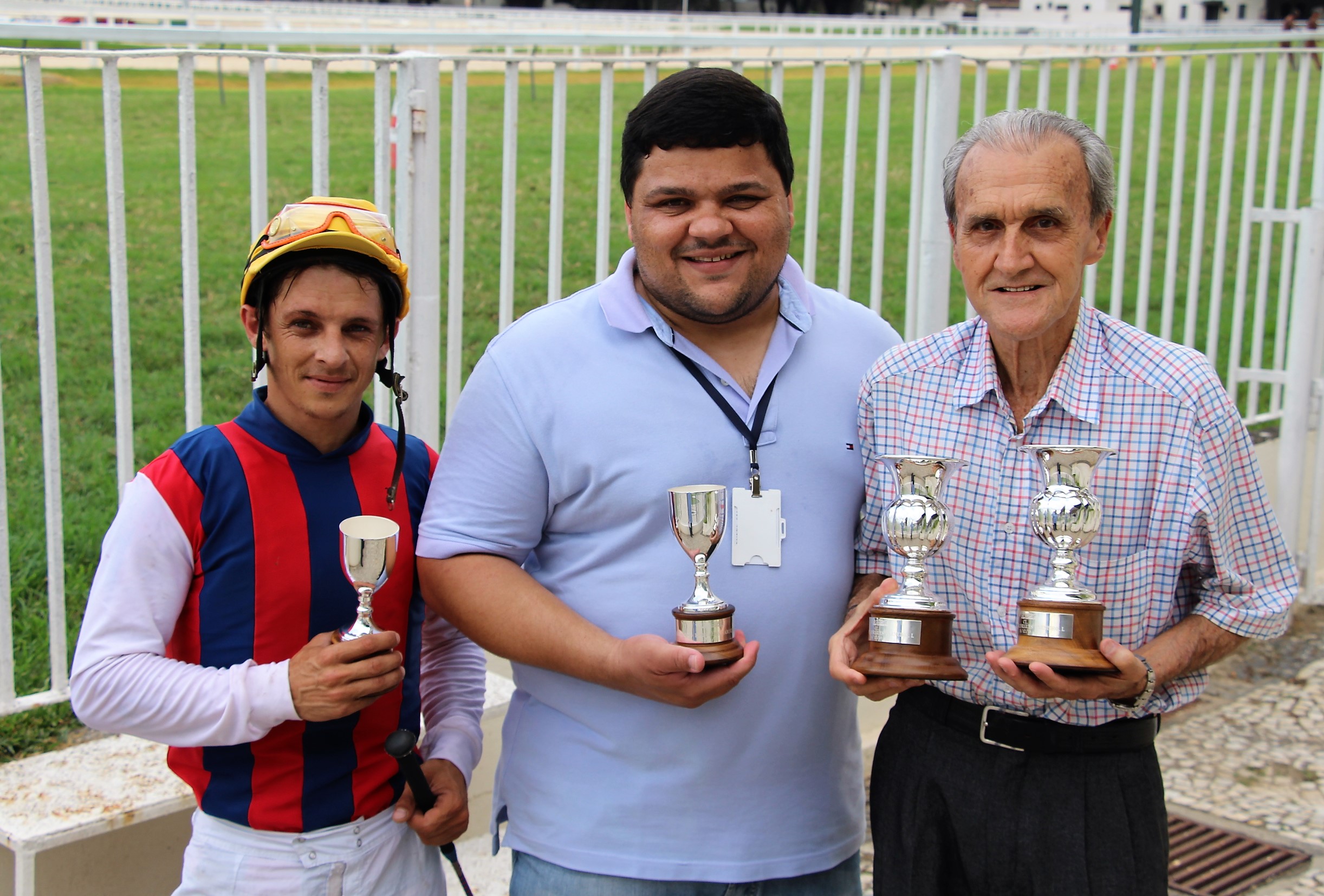 Tática de corrida é decisiva na vitória de Dentelle no Clássico Armando Rodrigues Carneiro (L.)