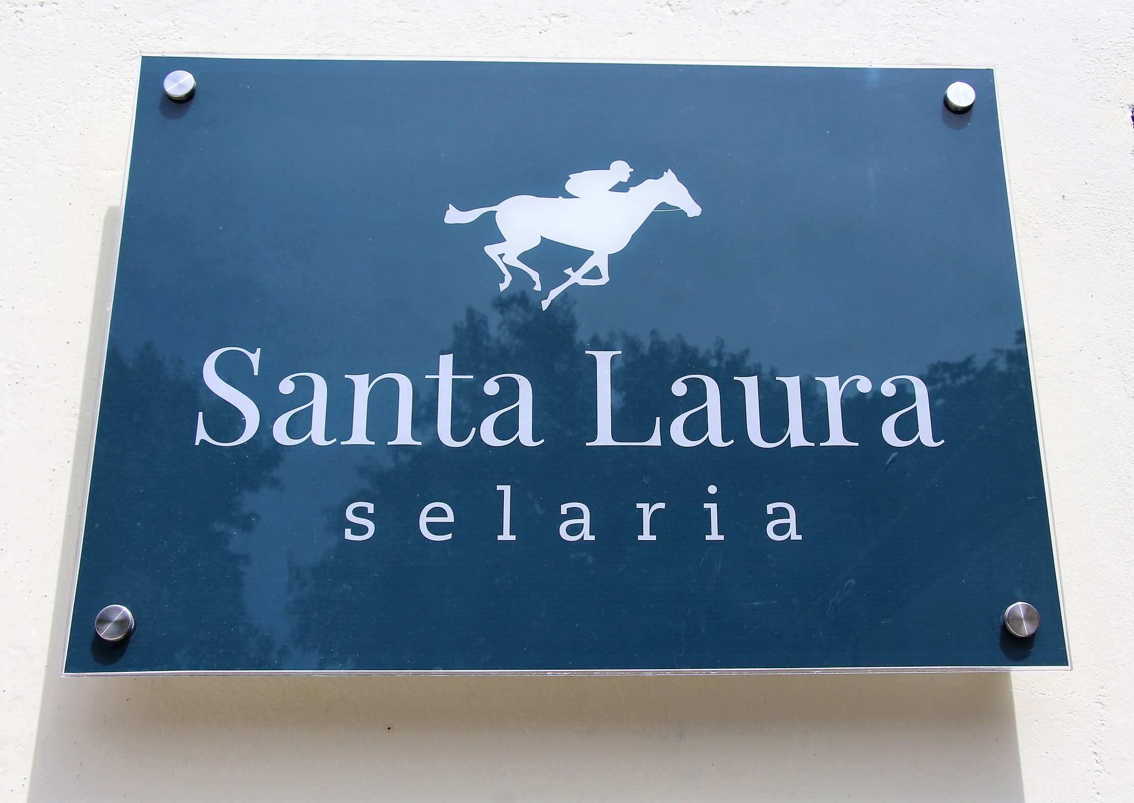 Selaria Santa Laura inaugura filial no Hipódromo da Gávea