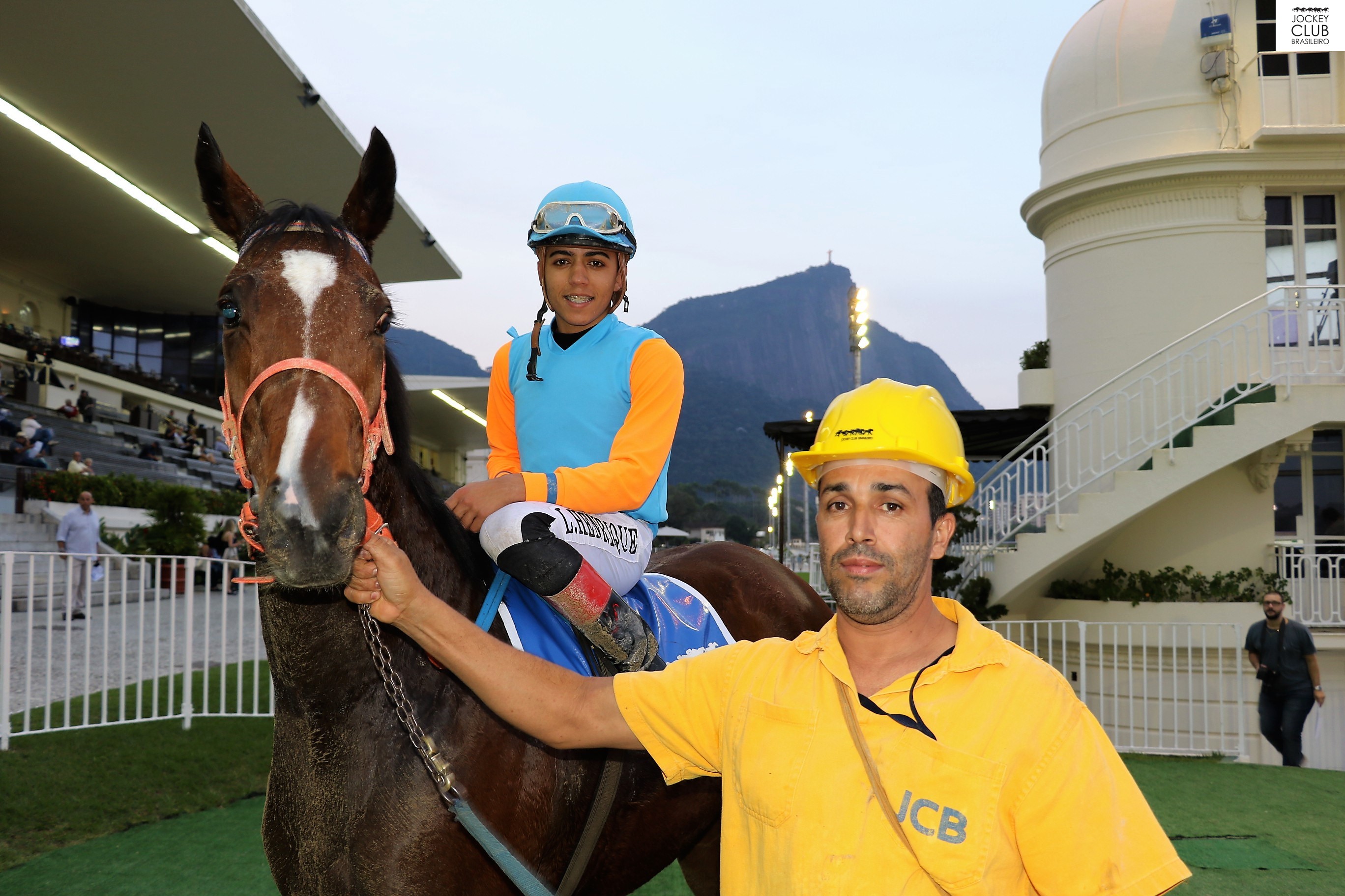 Em tarde/noite inspirada, vice-líder Leandro Henrique vence quatro carreiras