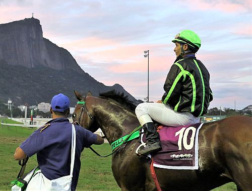 Lavor vence cinco e sobe duas posições na estatística
