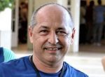 Luiz Esteves aproxima-se dos ponteiros