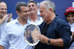 Revista Caras destaca homenagem do presidente Raul Lima Neto para os 70 anos do ídolo Zico