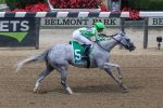 Pilotando o tordilho Next, Luan Silva Machado vence G2 em Belmont Park