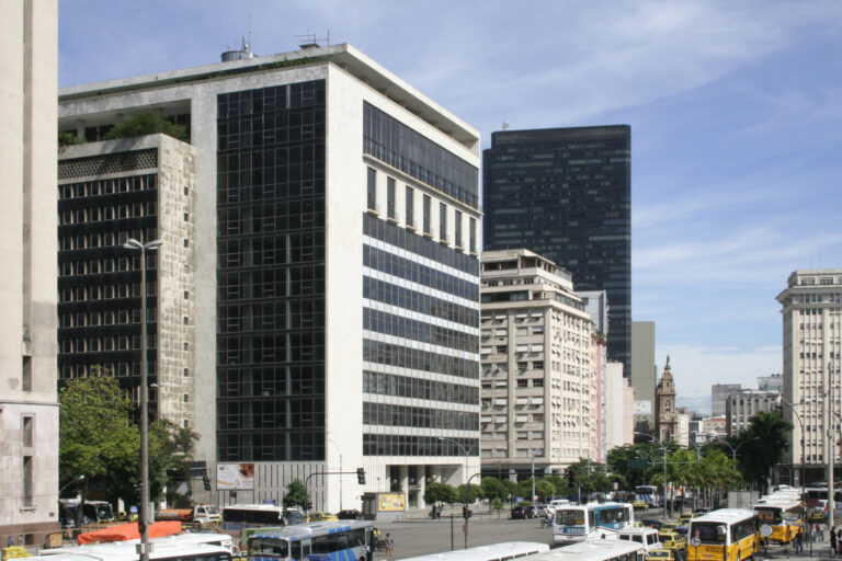 Esclarecimento sobre a matéria do jornal O Globo referente à dívida fiscal do JCB e imóvel da Sede Centro